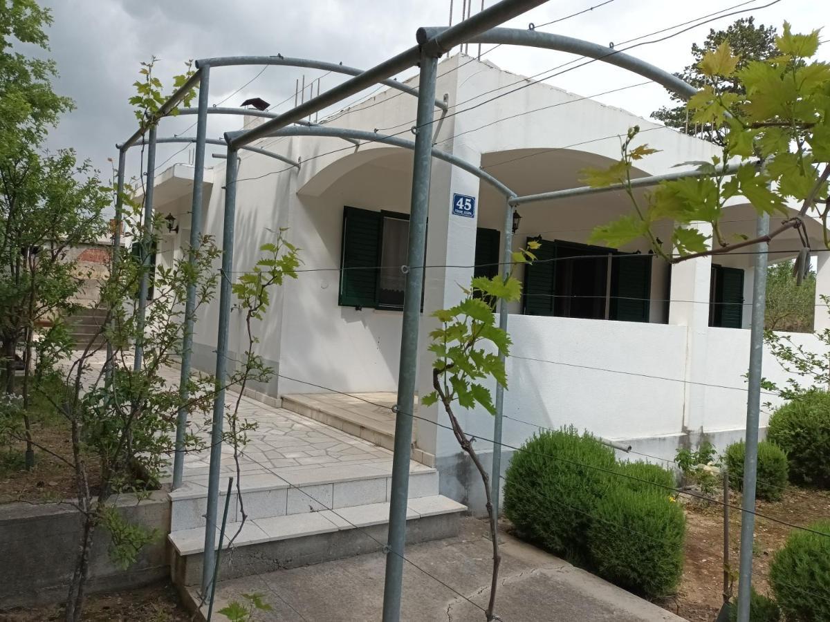 Kuca Za Odmor Maka Villa Kucice Ngoại thất bức ảnh